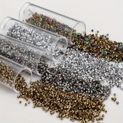 Resim 1.6mmx1.4mm Paket başına 1100 adet karışık renkli metalik antika boncuklar, renk geçişli altın ve gümüş 