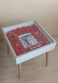 Resim Verda Çerçeve Fotoğraf Bölümlü İsimli Anı Sehpası! Özel Gün Çiçekleriniz İçin Yan Sehpa! Gül Sehpası!Çiçek Sehpası 