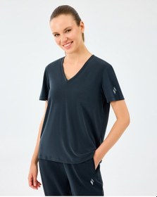 Resim Skechers W V Neck T-shirt Kadın Siyah Tshirt S2510277-3817 Siyah 