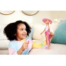 Resim Barbie Mayosu Ve Plaj Temalı Aksesuarları Olan Sarışın Bebek, Pembe Ve Beyaz Mayosu, Şapkası, El Çantası Ve Plaj Temalı Aksesuarları Olan Sarışın Barbie Bebek, Hpl73 