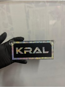 Resim Siyah Renk Üzeri Hologram Renk Kral Yazılı Vantuzlu Cam Süsü 