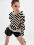 Resim Dik Yaka Triko Kazak Yumuşak Dokulu 