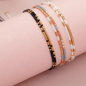 Resim 1 adet Kadın Bilekliği, Pirinç Boncuklu Bileklik, Siyah Pembe Altın Beyaz Pirinç Boncuklar Moda Basit Boho El Dokuma Bileklik Ayarlanabilir Uzunlukta Üst Üste Takılabilir Hediye, Bohem Tarzı, El Yapımı 