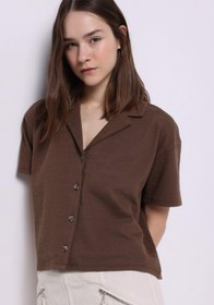 Resim Regular Fit Polo Yaka Jakarlı Kadın Kahverengi Kısa Kol Tişört 