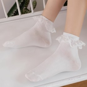 Resim 1 Çift Kadın Çiçek Desenli Dantel Orta Baldır Çorap, %100 Polyester Örgü Kumaş, 330g/m², Kısa Stil, Elde Yıkama/Kuru Temizleme - Zarif Dantel Bağcıklı Tasarım 