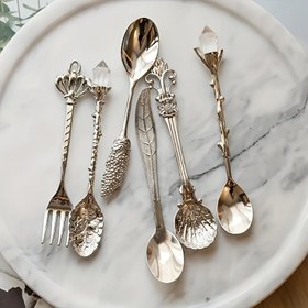 Resim 6 adet Vintage Kaşık ve Çatal, Mini Kraliyet Tarzı Oymalı Altın Kahve Atıştırmalık Meyve Çatısı, Mutfak Aracı Çay Kaşığı, Uygun Ev Dekorasyonu, Cadılar Bayramı Hediyesi 