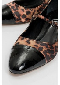Resim Luvishoes Luvi Shoes Uster Siyah Sarı Desenli Siyah Rugan Kadın Kısa Topuklu Ayakkabı Siyah - Sarı 