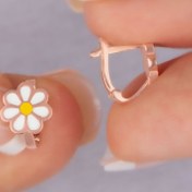 Resim TEK TARZIM TAKI Minimal 1 Cm Papatya Figürlü Mineli Gümüş Çocuk Küpesi (2 - 8 YAŞ) 