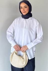 Resim Yanlar Düğme Detaylı Tesettür Gömlek Beyaz TZL-P-00021312 