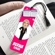 Resim Başörtülü Zarif Kadın Karikatürlü Püsküllü Kitap Ayracı 