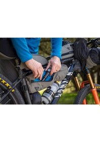 Resim Kadro Çantası Midloader Topeak Gri 