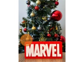Resim Turuncuhane Marvel Logo Logo Masaüstü Dekor Koleksiyon Figürü Hediyelik Dekoratif Obje Masa Süsü 16 cm 