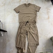 Resim Erkekler için Hafif Nefes Alabilen Yazlık Spor Giyim Seti - Siyah V Yaka T-Shirt ve Cep Detaylı Joggers, Eğitim ve Boş Zaman için Uygun, Rahat Kumaş, Basit Tasarım 