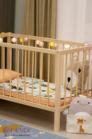Resim DECOLOVE Montessori Ahşap Bebek Yatağı 