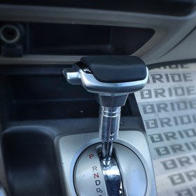 Resim Direksiyon Vites Topuzu, Joystick Tarzı Alaşım Kapak ve PU Deri Dişli Sapı, Çoğunlukla Otomatik Ve Manuel Şanzymenler için Oto Vitese Geçekten Kolay Değişim Saça Kullanıcıların Hayal Gücünü İncelerken, 1.000'den Fazlası ile Uyumlu 