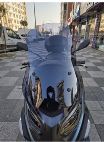 Resim Motocam Piaggio Mp3 530 Siperlik Ön Cam 2023-2025 Model 72cm Füme Renkli 4mm Uzun Cam 