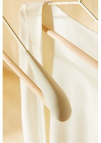 Resim Ocean Home Textile 2'li Ahşap Destekli Omuz Formlu Mat Beyaz Renk Metal Giysi Askısı 21.5 X 42 X 0.5 Cm Beyaz 