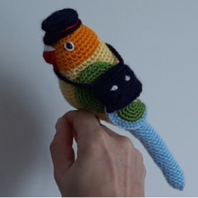 Resim nildamigurumi Amigurumi Kuş Muhabbet Kuşu Postacı 
