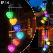 Resim 1 adet Güneş Enerjili LED Rüzgar Çanı Işığı, ABS Malzeme, Renkli Kalp Şekilli Asılı Lamba, Su Geçirmez Açık Bahçe Peyzaj Dekoru, Şarj Edilebilir Nikel Pil ile Veranda Balkon Noel Festivali Dekorasyonu 