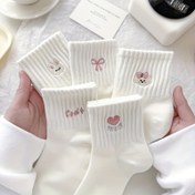 Resim 5'li Paket Kadın Kalp Fiyonk Çorapları, İlkbahar ve Sonbahar Modası Minimalist Kalp Tasarım! Günlük Görünümünüzü Canlandıran Sevimli Desenli Küçük Beyaz Çoraplar 