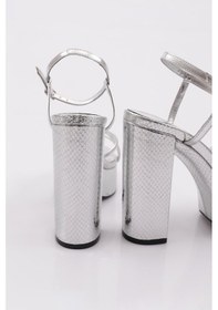 Resim Dgn 28 Kadın Bilekten Bağlama Kalın Taban Topuklu Ayakkabı 28-2125-R145225 Gümüş 