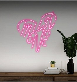 Resim Trust No One Yazılı Neon Tabela Pembe 