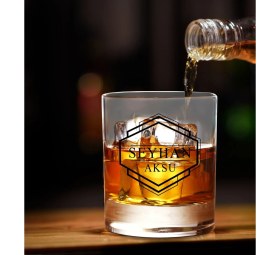 Resim Bk Gift Kişiye Özel Isimli Vip Ahşap Tabaklı Viski Bardağı ve 6’lı Doğal Granit Viski Taşı Sunum Seti - Model 21 