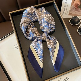 Resim Şık Mavi ve Altın Renkli Bel Çiçek Desenli Şal - Yumuşak, Nefes Alabilen Polyester, Günlük Kullanım ve Şenlik Günleri İçin Mükemmel, Çok Yönlü Boyun Şalı, Başlık, ve Saç Aksesuarı, Şenlik Aksesuarı | Çiçek Desenli Şal | Parlak Dokulu 