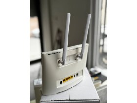Resim Huawei Superbox B525s23-A 300 Mbps 4.5G Sim Kartlı Modem/Router (Yenilenmiş / Çift Anten Hediyeli / Tüm Hatlarla Çalışır) 
