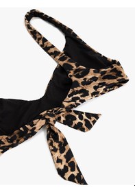 Resim Koton Mat Kumaş V Yaka Leopar Desenli Bikini Üst Kahverengi Desenli 5sak10027mm Kahverengi Desenli 