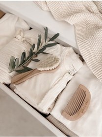 Resim Naturaborn Organik Doğal Keçi Kılı Yumuşak Bebek Konak Saç Fırçası ve Doğal Şimşir Ahşap Tarak 2'li Set 