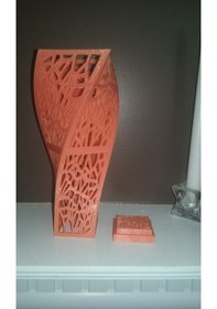 Resim Opencart Büyük Voronoi Spiral Tabanlı Vazo Sadece Plastik Aparattır 