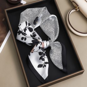 Resim 1 adet Şık Siyah ve Beyaz Çiçek Desenli Kare Eşarp - Şık Zincir Desenli Tasarım, Saç Bandı, Saç Aksesuarları ve Şık Kıyafetler için Mükemmel, Polyester Kumaş, Güneşe Dayanıklı, Elde Yıkanabilir, Şık Başlık | Çiçek Desenli Eşarp | Polyester Kumaş 