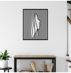 Resim Zarif Çizgilerde Bir Kadın Metal Duvar Dekoru 
