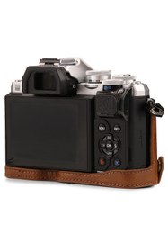Resim MegaGear Olympus OM-D E-M10 Mark III (Tek Dip) Suni Deri Fotoğraf Makinesi Kılıfı 