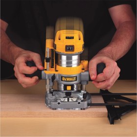 Resim Dewalt D26203-QS El Frezesi 900W 