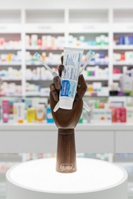 Resim Manken İstanbul Ahşap Model Mankeni Sağ El Bayan Ceviz Boyalı 25 Cm 