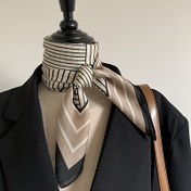 Resim Geometrik Desenli Haki Eşarp - Hafif, Sıcak Tutumlu Her Mevsim Kullanımlık Çok Amaçlı Boyun Bandı & Şık Ofis ve Günlük Aksesuar, Zarif Genç Tarz, Chevron Desenli Eşarp | Hafif Boyun Atkısı 