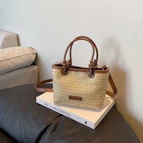 Resim Altın tonlu donanımlı şık bir çanta - Kadınlar için yaz plajı için mükemmel beyaz ve bej örme desenli, tatil veya günlük etkinlikler için ideal, plaj çantası 