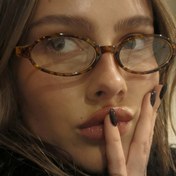 Resim 2'li Y2K Retro Oval Çerçeveli Şeffaf Lensli Gözlük - Hafif Plastik Menteşeler, Dekoratif Kadın Gözlüğü, Günlük Giyim, Günlük Gözlük, Minimalist Gözlük, Dayanıklı Gözlük için Moda ve Rahat 