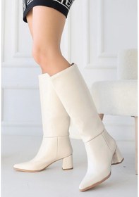 Resim Roksa Ten Cilt Topuklu Çizme Göründüğü Gibi 