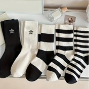 Resim 5 Çift Kadın Nefes Alabilen Ter Emici Orta Boy Çorap - Yıldız ve Harf Detaylı, Siyah & Beyaz Kontrast Desenli Bahar/Yaz Spor ve Günlük Kullanım İçin Çizgili Atletik Çoraplar, Makinede Yıkanabilir Polyester, Nem Tutmayan Kumaş 