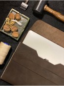 Resim MAT Deri Macbook Kılıf Pro Ve Air 13 / 13.3 Inç Kahverengi Nubuk Hakiki Deri El Yapımı Çanta 