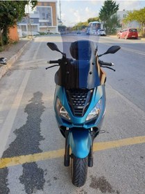 Resim Motocam Peugeot Pulsion 125 Siperlik Ön Cam 2022 2024 Model 68cm Açıkfüme Renkli 4mm Uzun Cam 