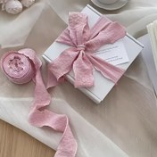 Resim 3 Yarda x 2.5 cm Dalgalı Kurdele Hediye Paketleme, Buketler ve El Sanatları için - Yumuşak Pastel Mor, Esnek ve Dekoratif - Giysi, Ayakkabı, Şapka ve Başlıklar için Mükemmel - Zarif Çiçek Düzenlemesi Aksesuarı, Çiçek Buketi için Kurdele 