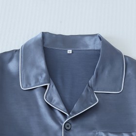 Resim Erkekler için 2 Parça İpek Dokulu Düz Renkli Yaka Kısa Kollu & Şortlu Şık Pijama Takımı, Rahat ve Cilt Dostu Tarzda Erkekler İçin Rahat Ev Giyim Pijamaları 