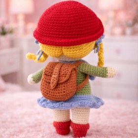 Resim TR Amigurumi Kız Bebek El Yapımı Örgü Oyuncak - Şapkalı Model 