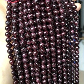 Resim 4mm ve 6/8mm Doğal Koyu Kırmızı Garnet Yuvarlak Boncuklar - 15.5 İnç, Mor'dan Şarap Kırmızısına Çeşitli Tonlarda, DIY Takı Yapımı, Bileklik, Kolye ve Aksesuarlar İçin Uygun - Parlak Yüzeyli, Pürüzsüz Görünümlü Dayanıklı El İşi Malzemesi 