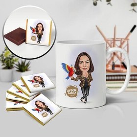 Resim Papağanı Olan Kadın Karikatürlü Kupa ve Çikolata 