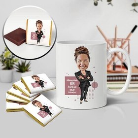 Resim Nihayetinde Kolay Yetişmiyor Karikatürlü Kupa ve Çikolata 
